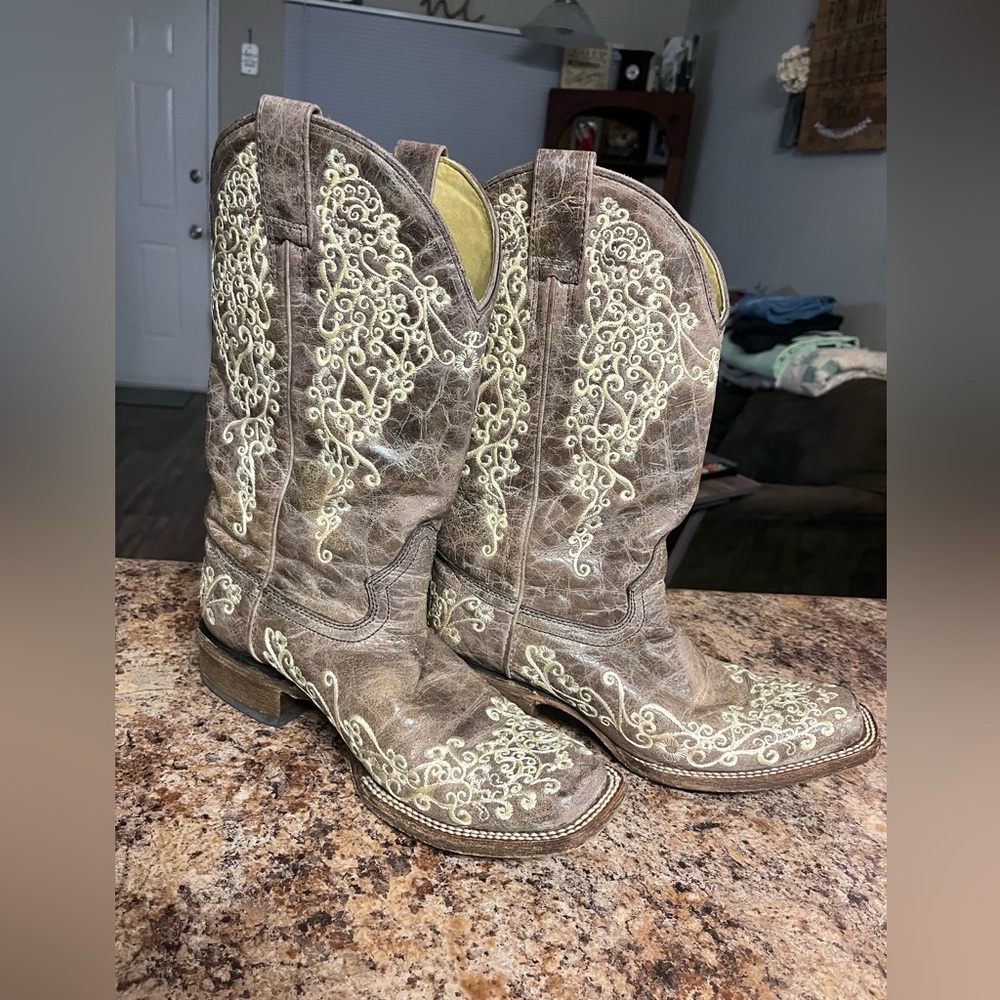 Corral Boots Size 10 Medium